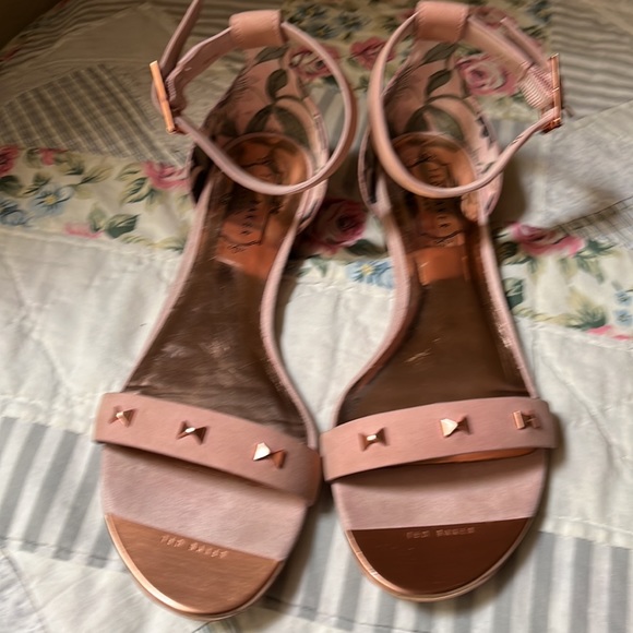 Ted Baker sandals - Picture 3 of 11